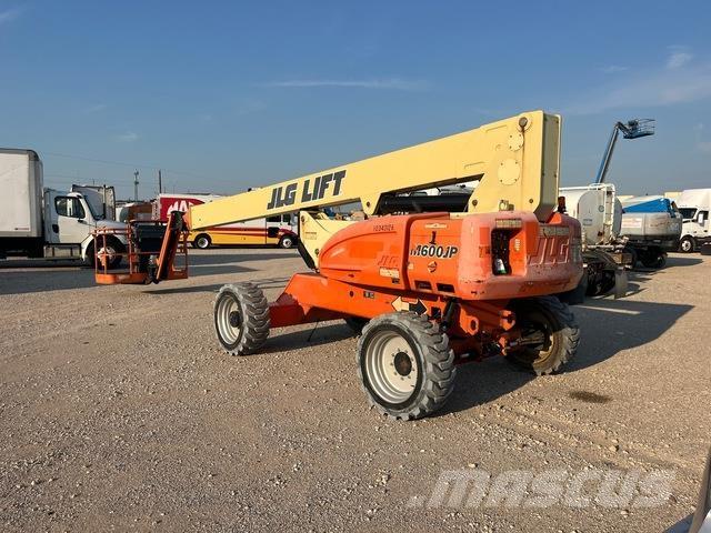 JLG M600JP 曲臂高空工作平台