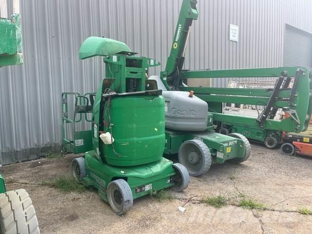 JLG Toucan 26E 客货电梯
