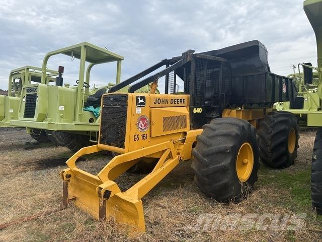 John Deere 640 粉碎机