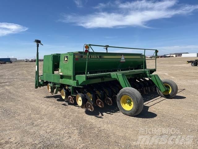 John Deere 750 条播机