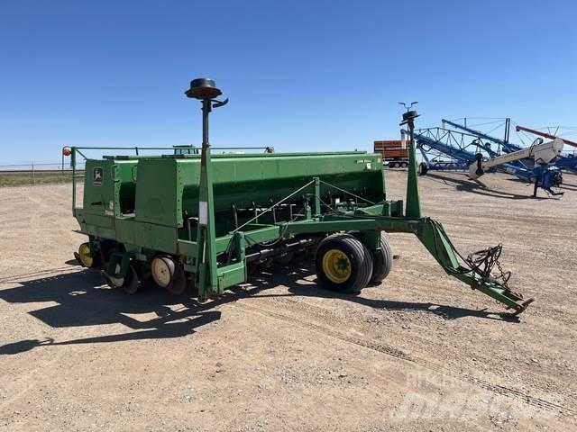 John Deere 750 条播机