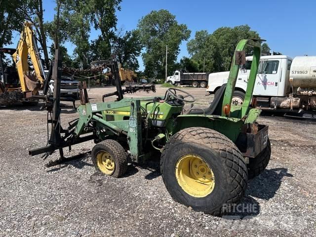 John Deere 750 小型拖拉机