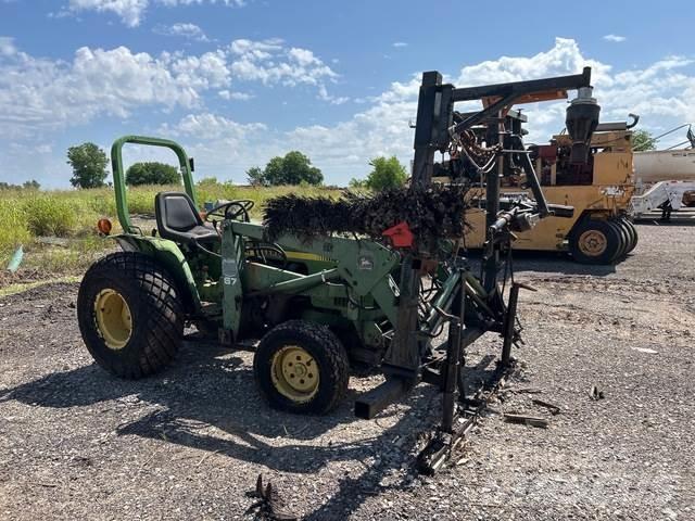 John Deere 750 小型拖拉机
