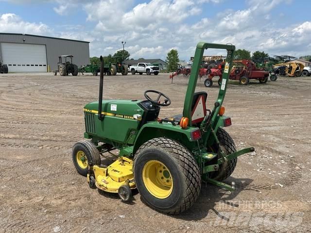 John Deere 770 小型拖拉机