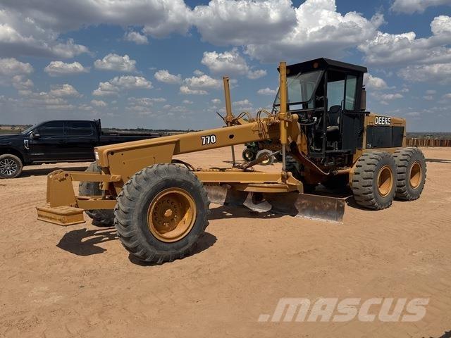 John Deere 770 平地机/推土机