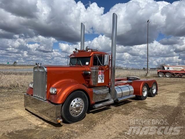 Kenworth 925 牵引车