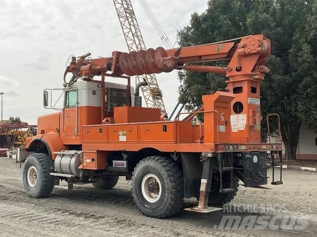 Kenworth C500 钻机车