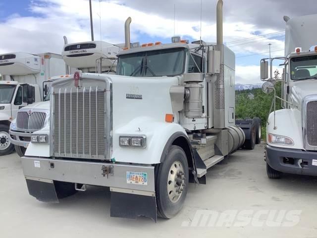 Kenworth DS 牵引车