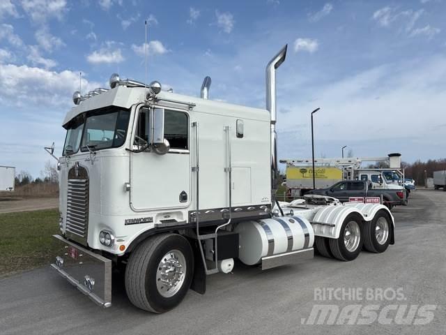 Kenworth K100 驾驶室与内部
