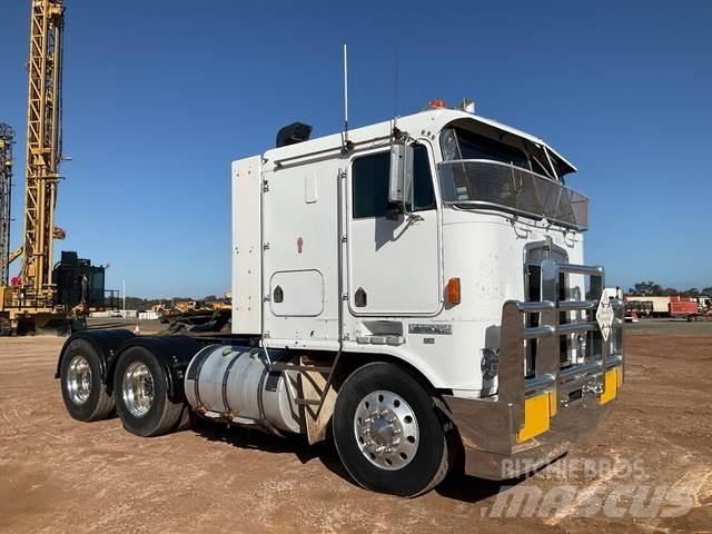 Kenworth K100E 牵引车