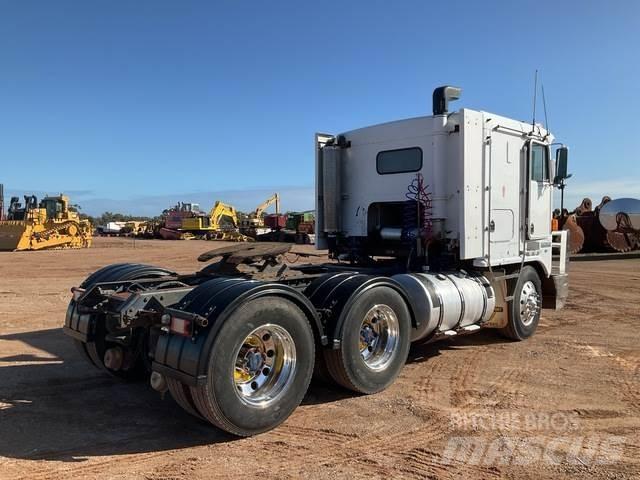 Kenworth K100E 牵引车