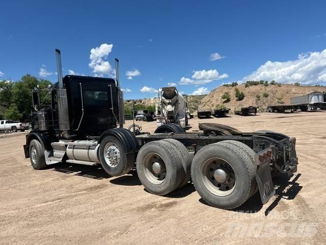 Kenworth T-800 牵引车