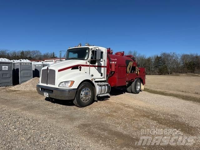 Kenworth T270 组合/真空油槽车
