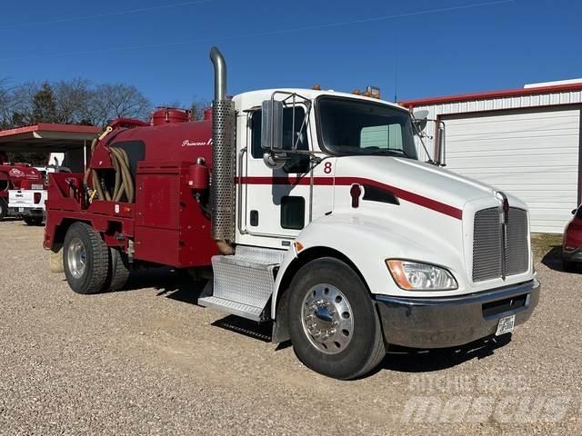 Kenworth T270 组合/真空油槽车