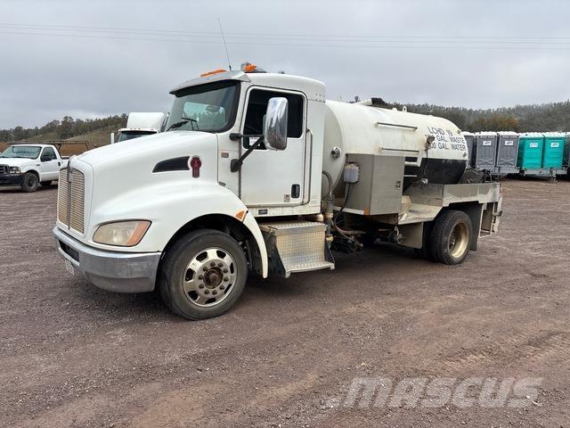 Kenworth T270 组合/真空油槽车