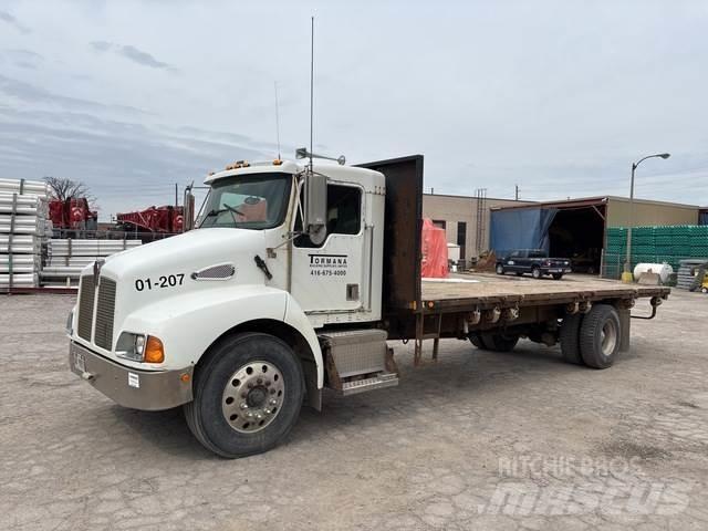 Kenworth T300 平板栏板货车