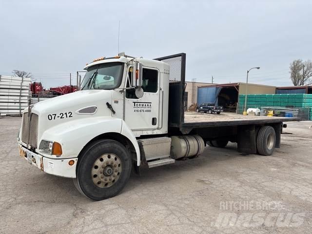 Kenworth T300 平板栏板货车