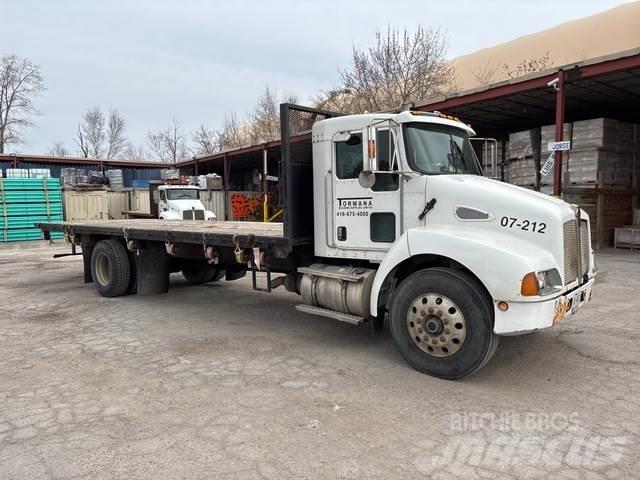 Kenworth T300 平板栏板货车