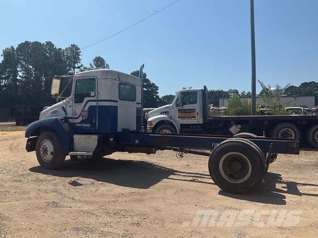 Kenworth T300 驾驶室与内部