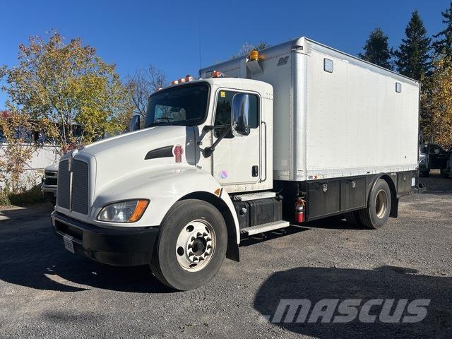 Kenworth T300 油罐车
