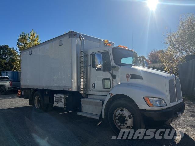 Kenworth T300 油罐车