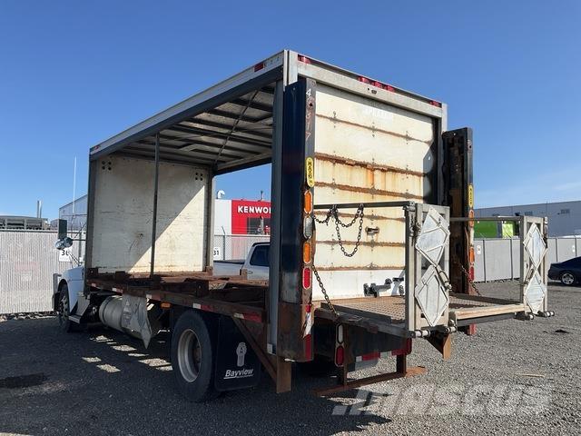 Kenworth T370 篷布货车