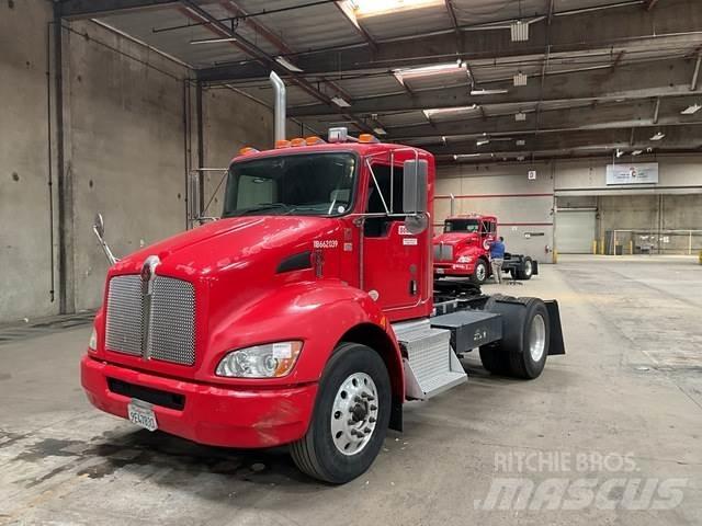 Kenworth T370 牵引车