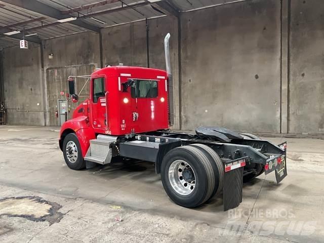 Kenworth T370 牵引车