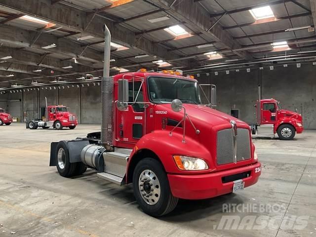 Kenworth T370 牵引车