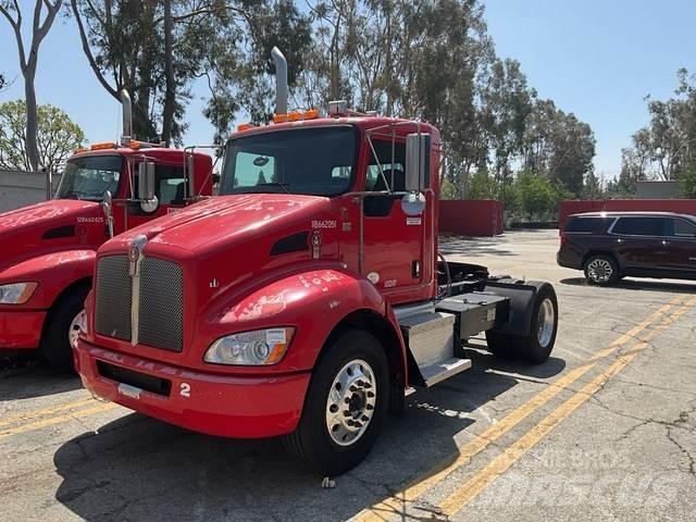 Kenworth T370 牵引车