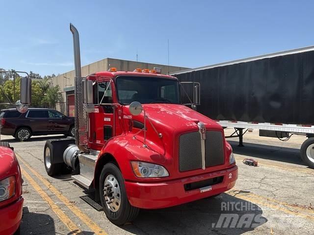 Kenworth T370 牵引车