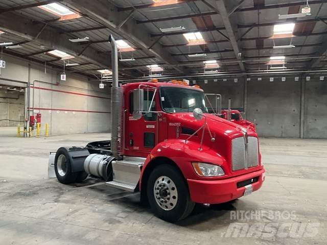 Kenworth T370 牵引车