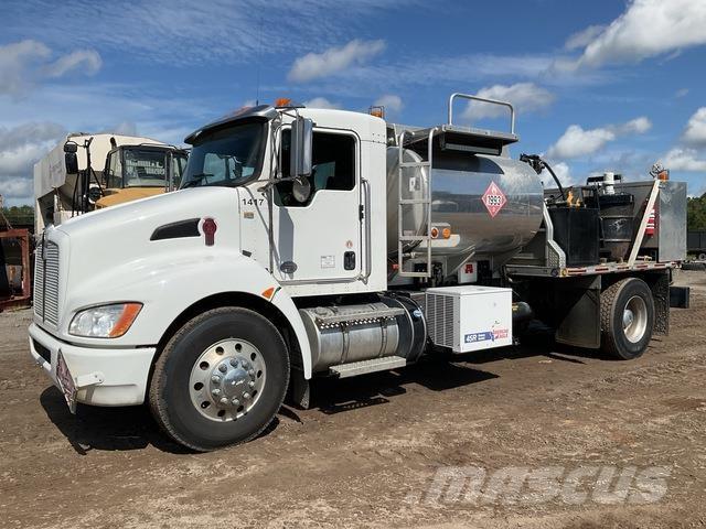 Kenworth T370 油罐车