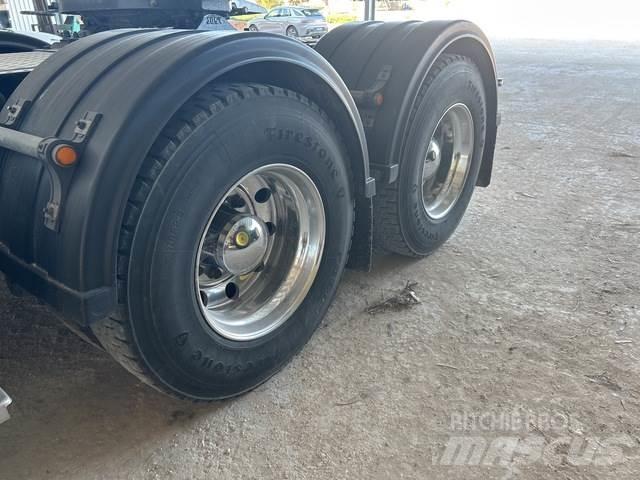 Kenworth T409 牵引车