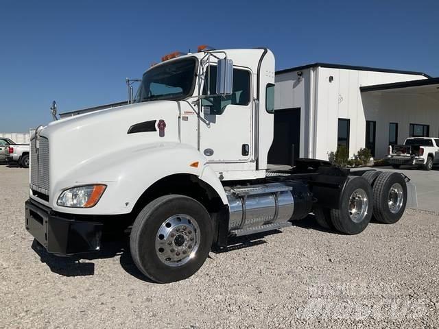 Kenworth T440 牵引车