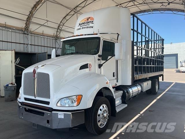 Kenworth T440 平板栏板货车