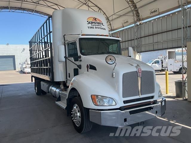 Kenworth T440 平板栏板货车