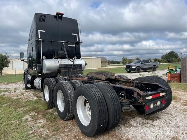 Kenworth T700 牵引车