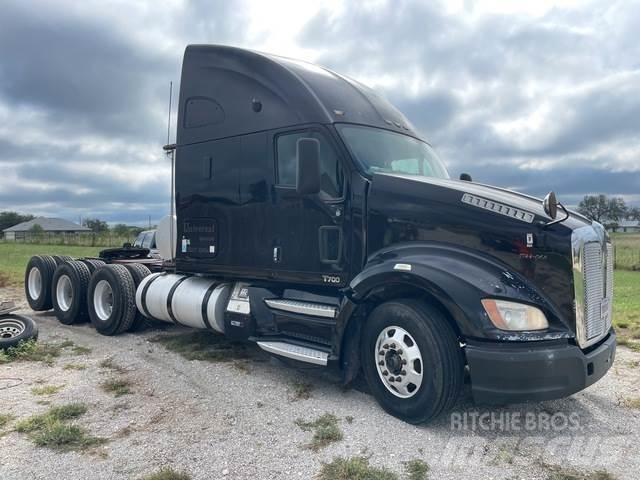Kenworth T700 牵引车