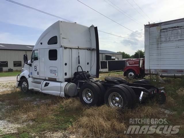 Kenworth T700 牵引车