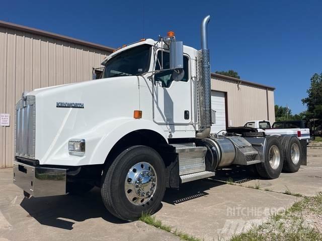 Kenworth T800 牵引车