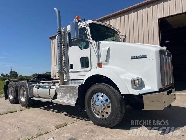 Kenworth T800 牵引车