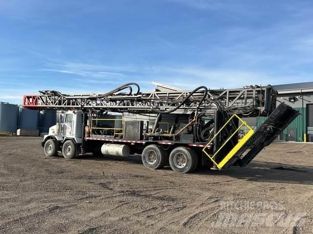 Kenworth T800 钻机车