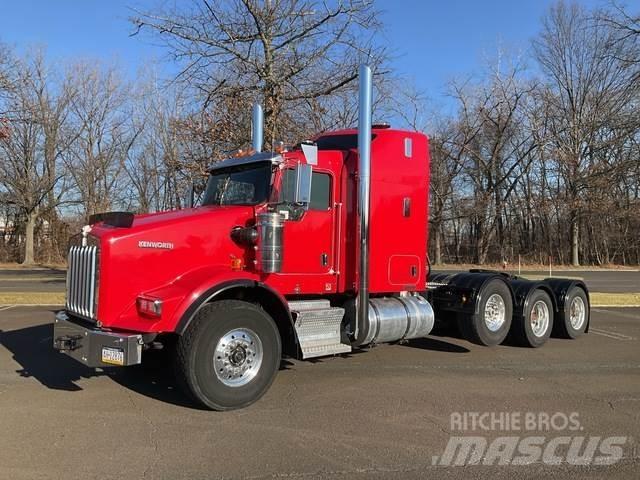 Kenworth T800 牵引车