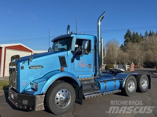 Kenworth T800 牵引车