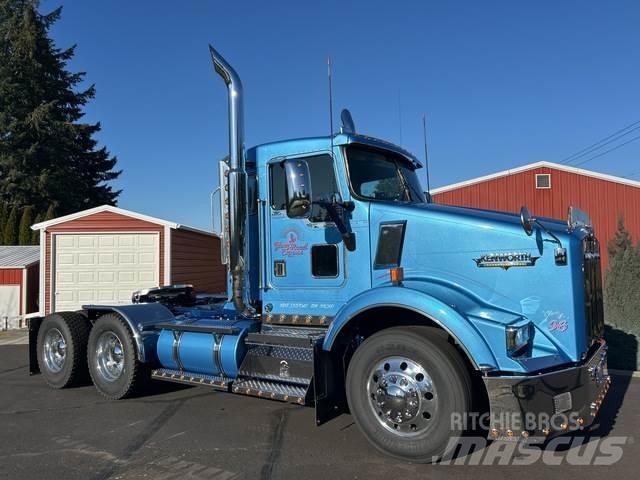 Kenworth T800 牵引车