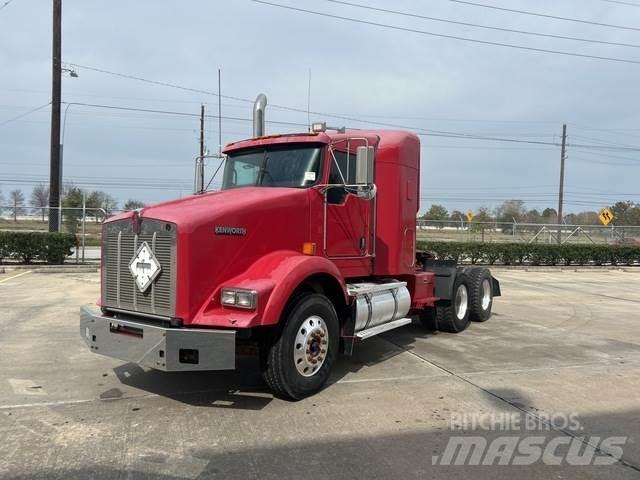 Kenworth T800 牵引车