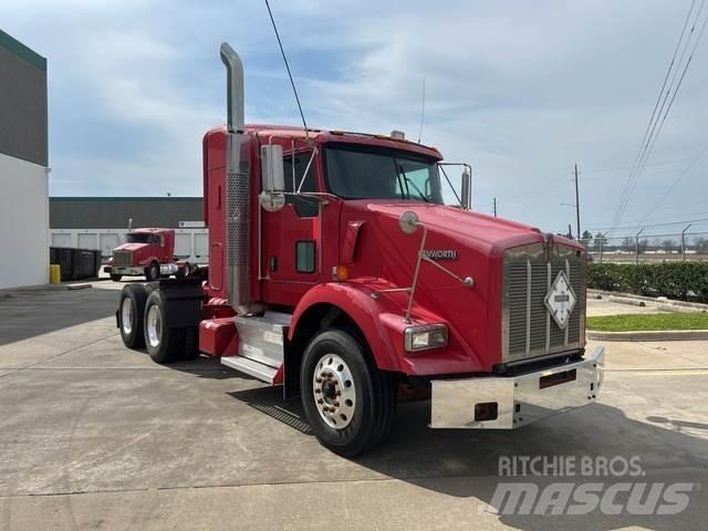 Kenworth T800 牵引车