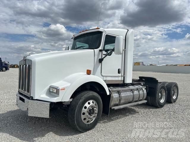 Kenworth T800 牵引车