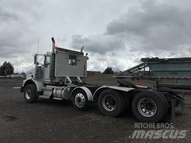 Kenworth T800 牵引车